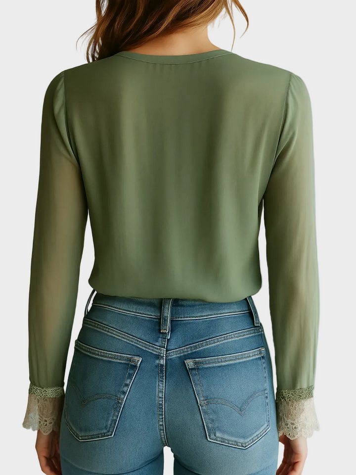 Liora - Bluza sa Cvećem i Čipkom u Boemskom Stilu