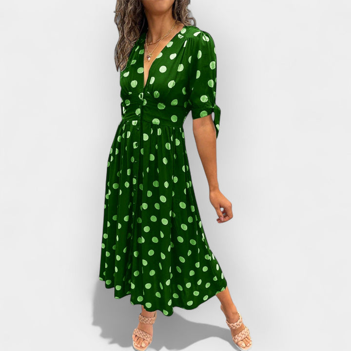 Haljina sa Pika i Elegantnim Detaljima