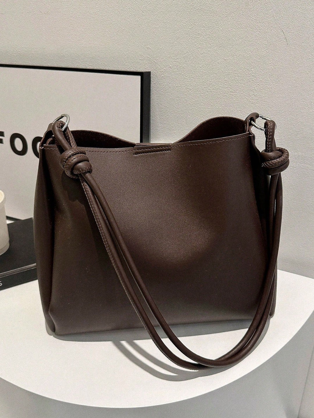 Tote torba sa nabiranjem kao detalj