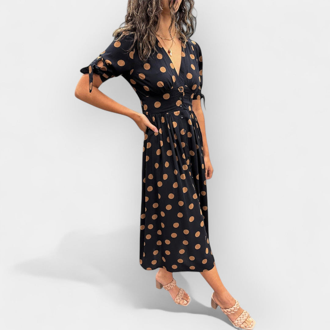 Haljina sa Pika i Elegantnim Detaljima