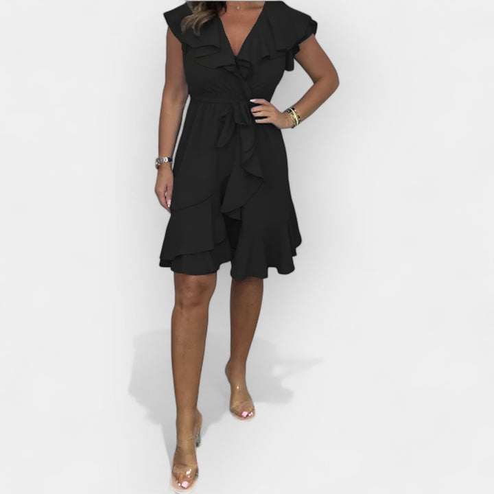 Elegantna Haljina Sa Ženskom Siluetom