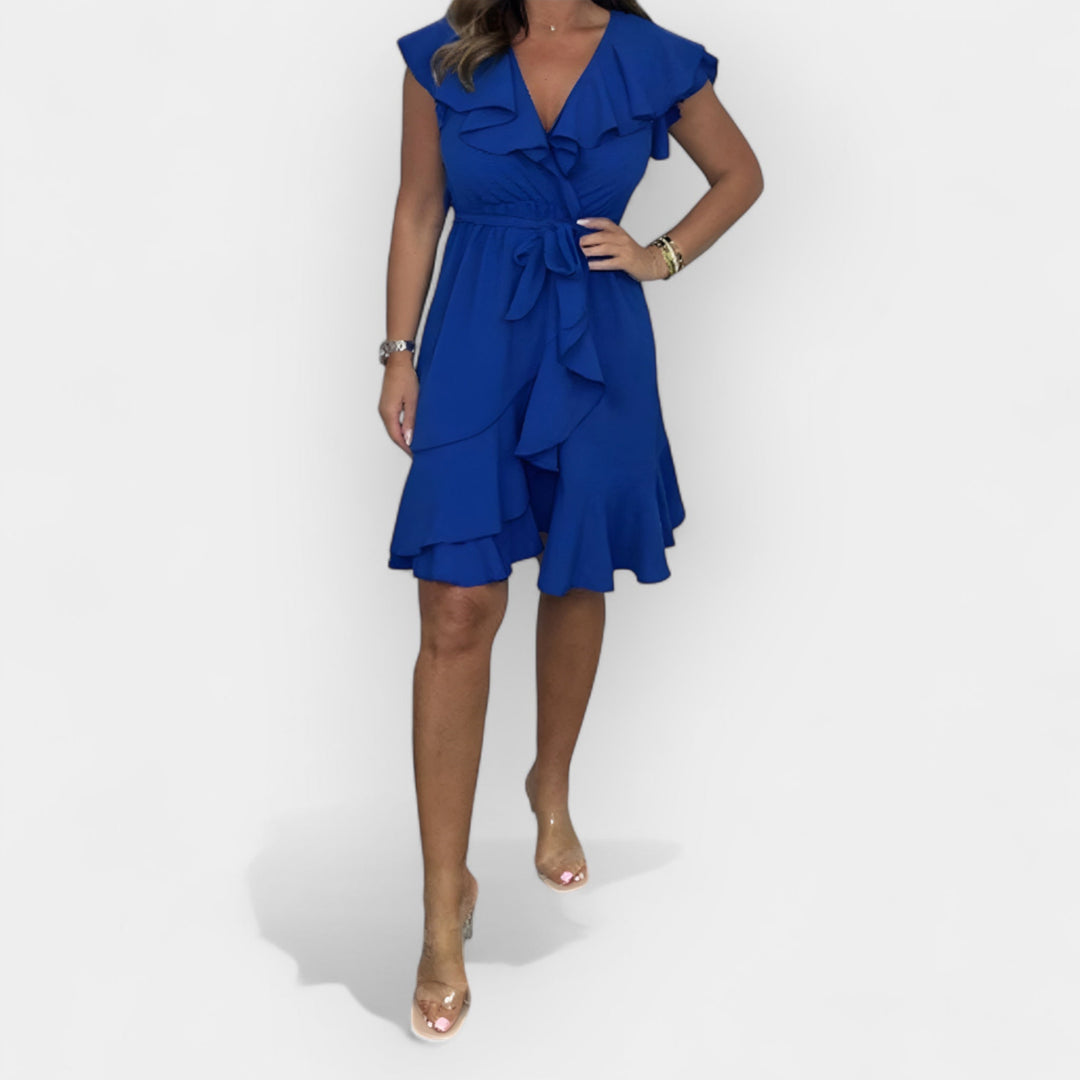 Elegantna Haljina Sa Ženskom Siluetom