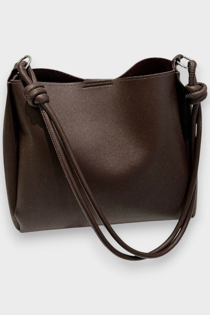 Tote torba sa nabiranjem kao detalj