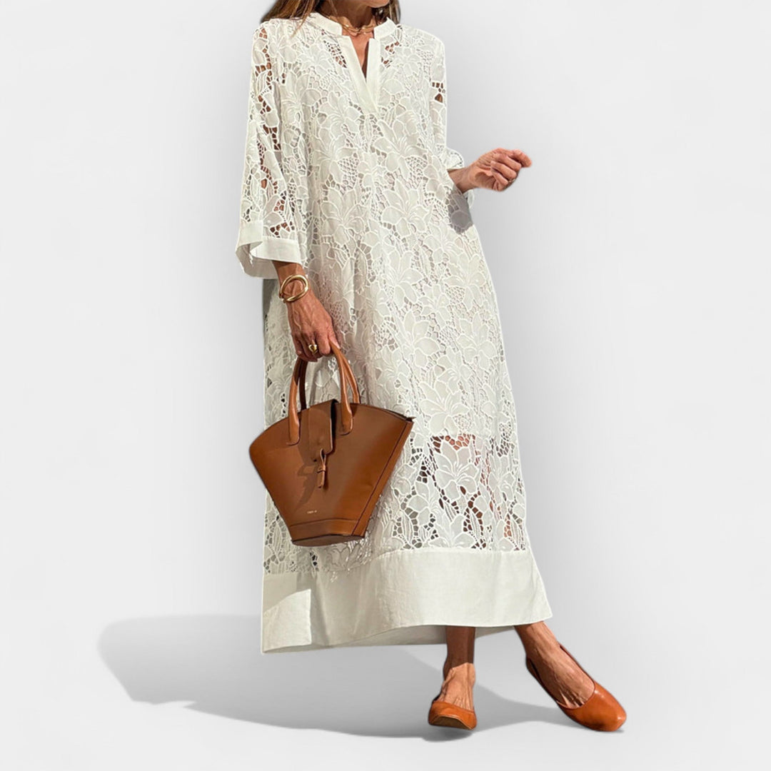 Lagana haljina sa čipkastim detaljima