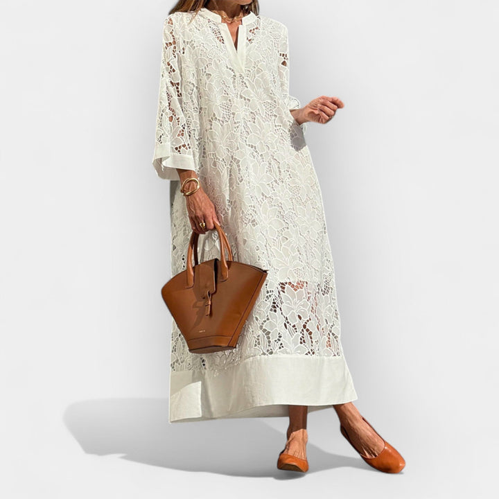 Lagana haljina sa čipkastim detaljima