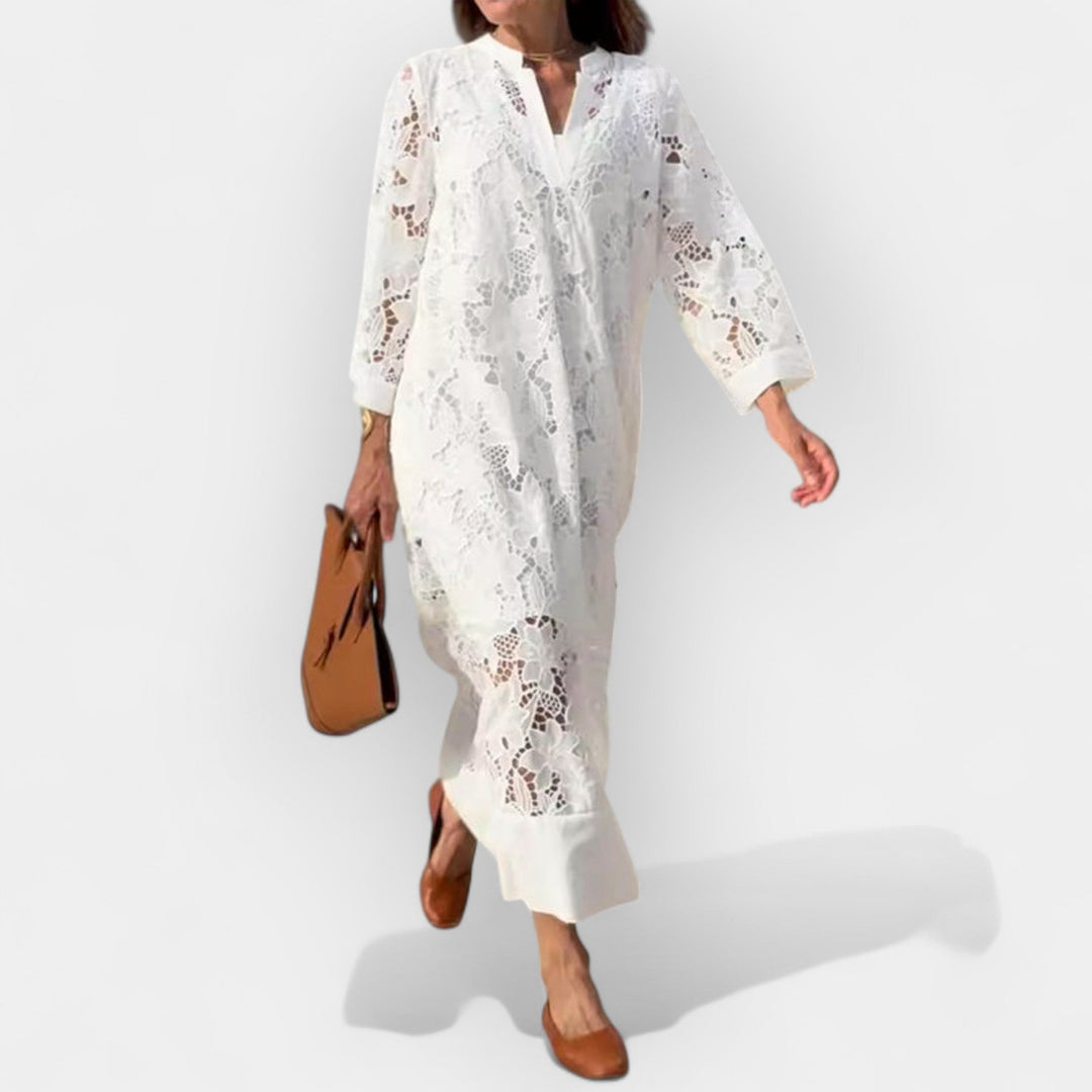 Lagana haljina sa čipkastim detaljima