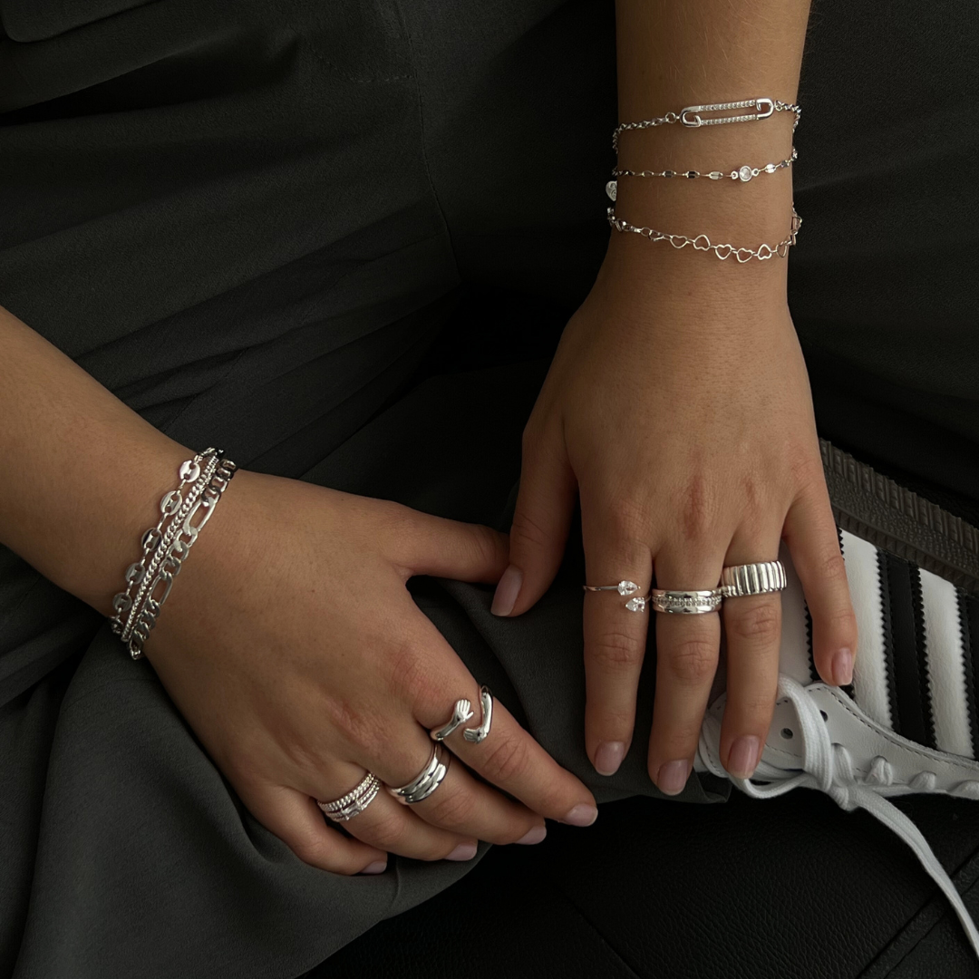 Marija Prsten Zagrljaj