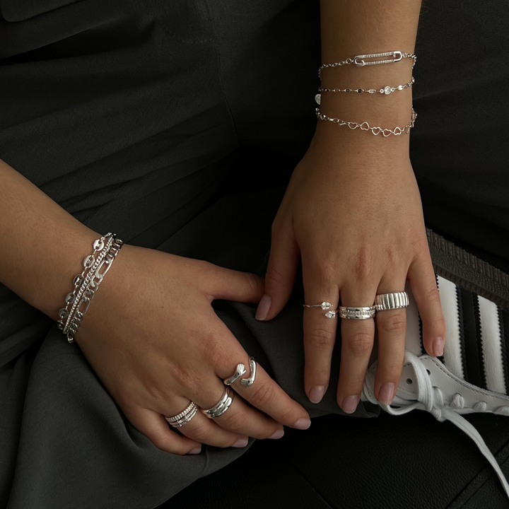 Marija Prsten Zagrljaj