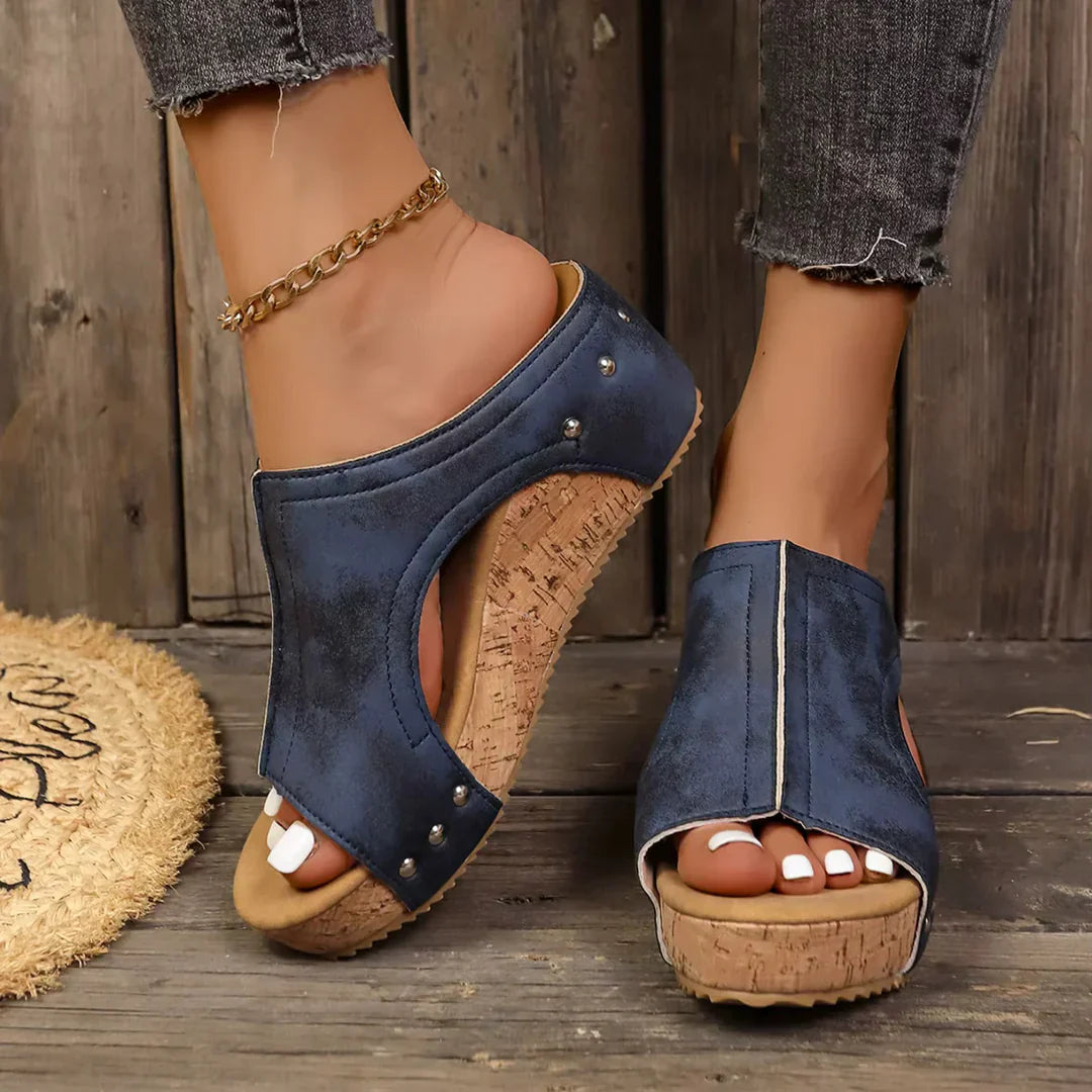 Sofija - Lumi Stud Wedges