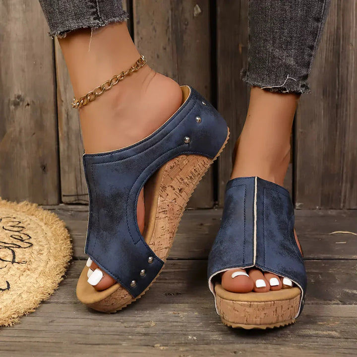 Sofija - Lumi Stud Wedges