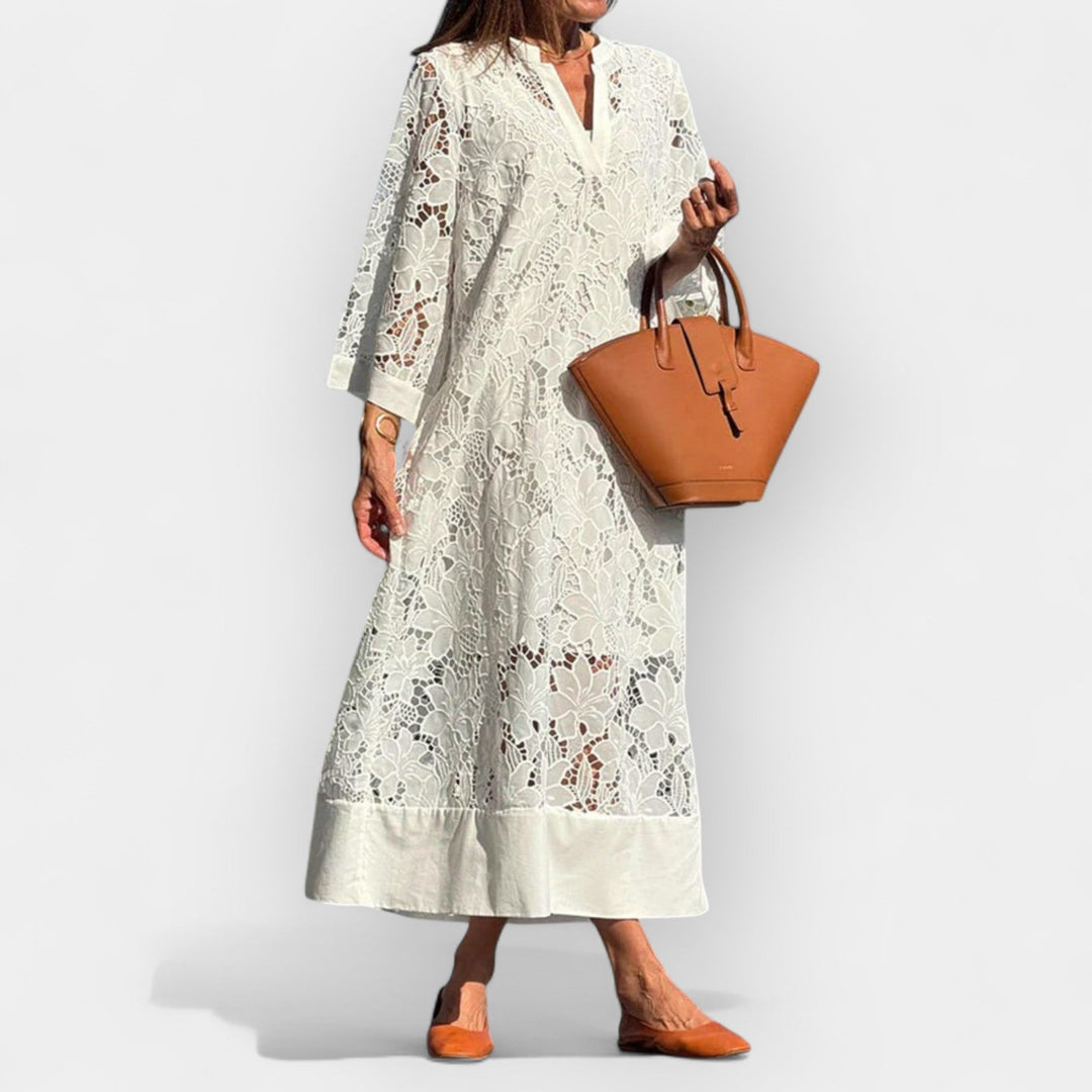 Lagana haljina sa čipkastim detaljima